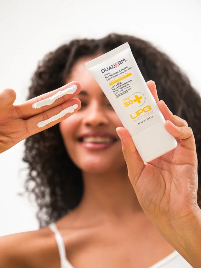 GÜNEŞ KORUYUCU KREM KARMA VE YAĞLI CİLT SPF50+ - 6